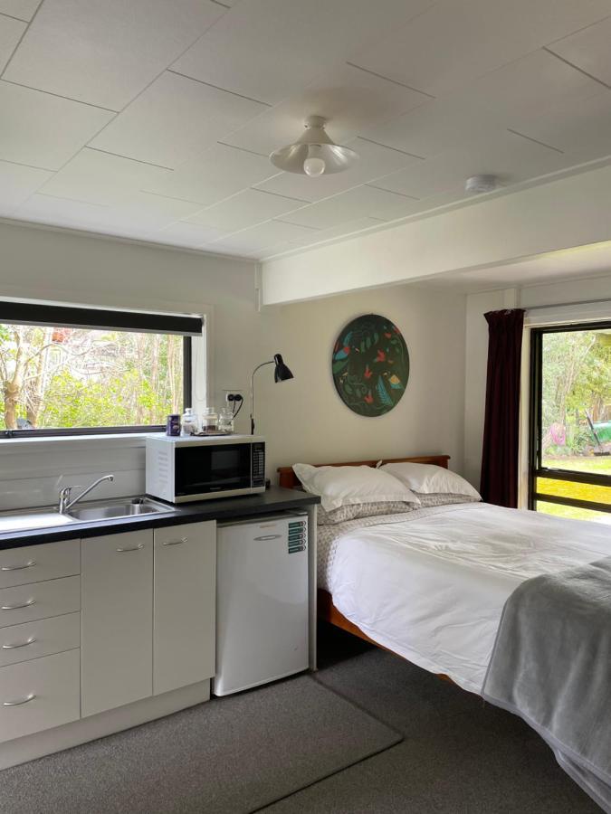 Hill'S Hideaway Hotel ดาร์กาวิลล์ ภายนอก รูปภาพ